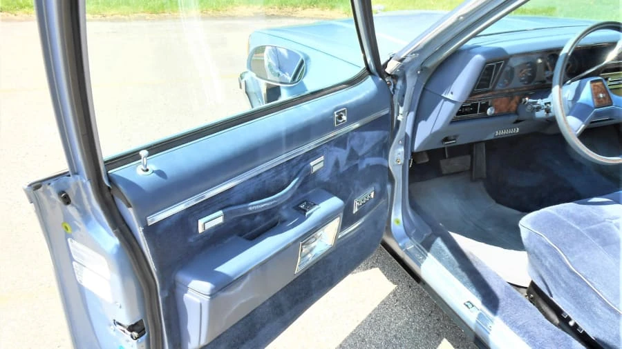 1984 Chevrolet Caprice - Image 13 of 24