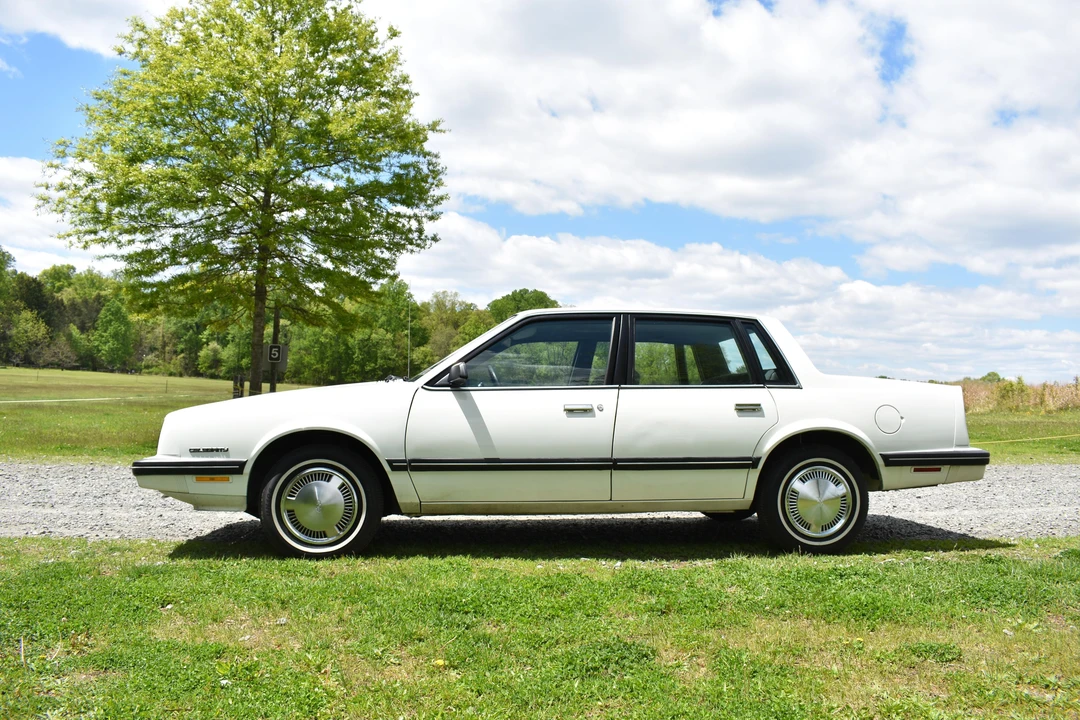 1984 Chevrolet - Image 7 of 31