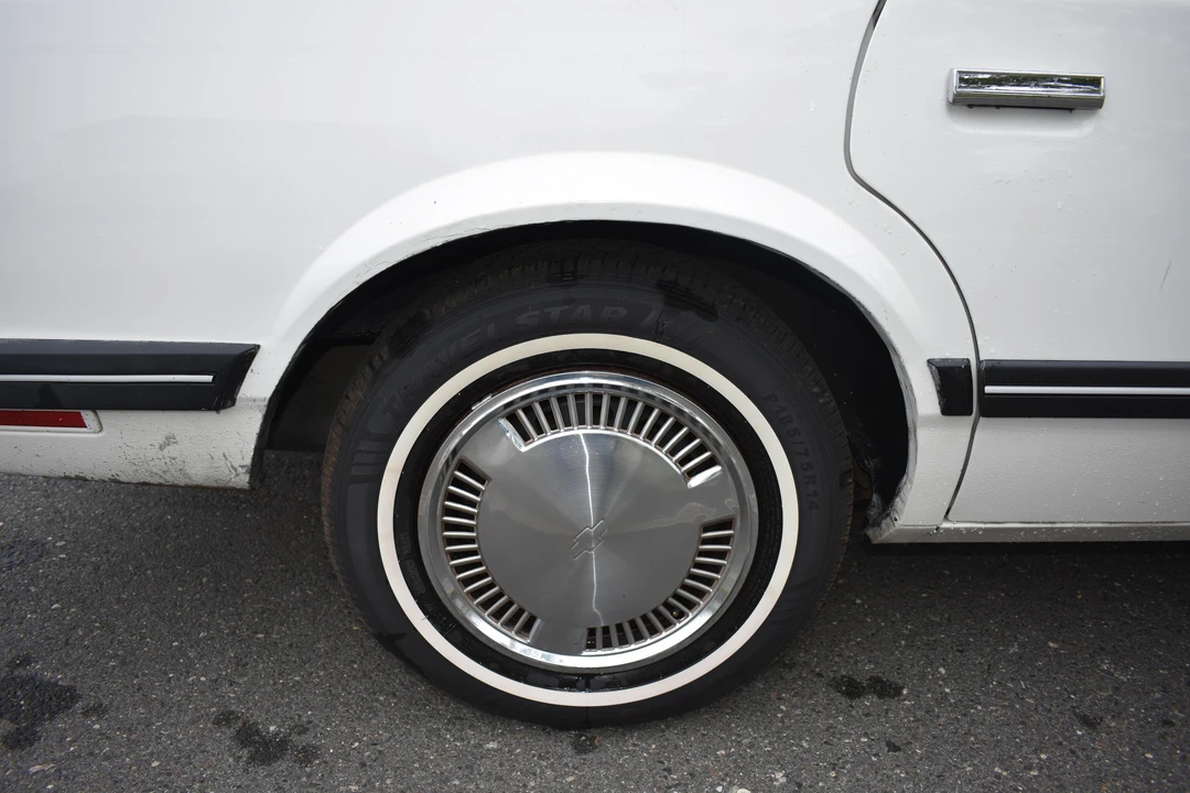 1984 Chevrolet - Image 22 of 31