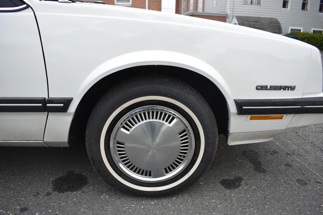 1984 Chevrolet - Image 23 of 31
