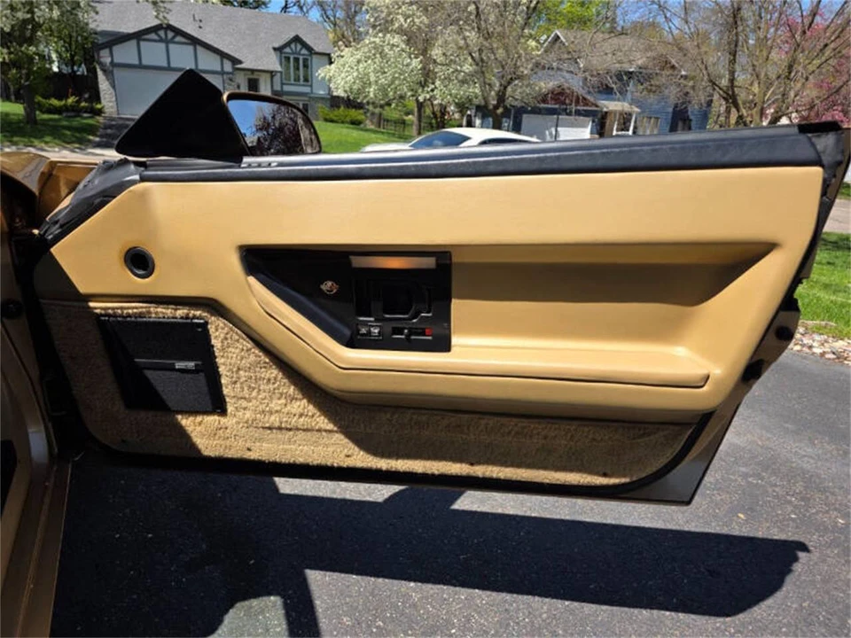 1984 Chevrolet Corvette C4 - Image 17 of 30