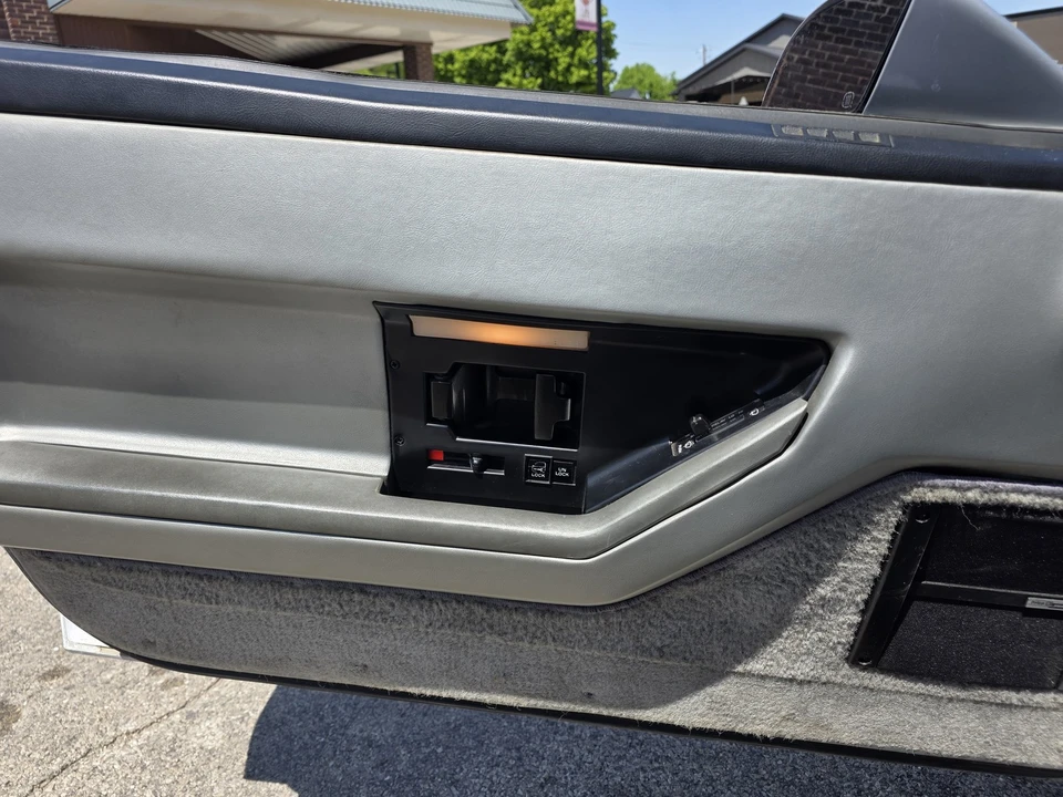 1984 Chevrolet Corvette C4 - Image 27 of 31