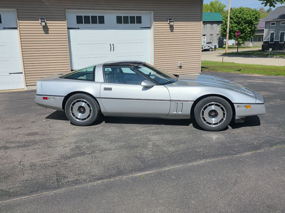 1984 Chevrolet Corvette C4 - Image 8 of 31