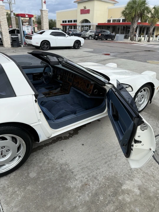 1984 Chevrolet Corvette C4 - Image 14 of 21