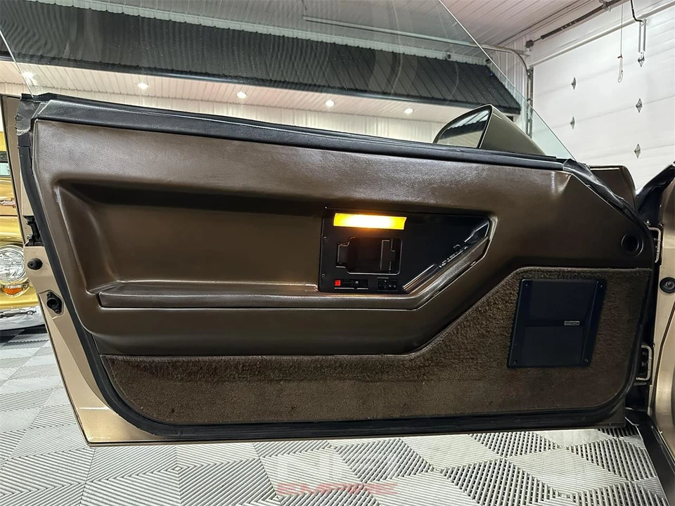 1984 Chevrolet Corvette C4 - Image 31 of 31