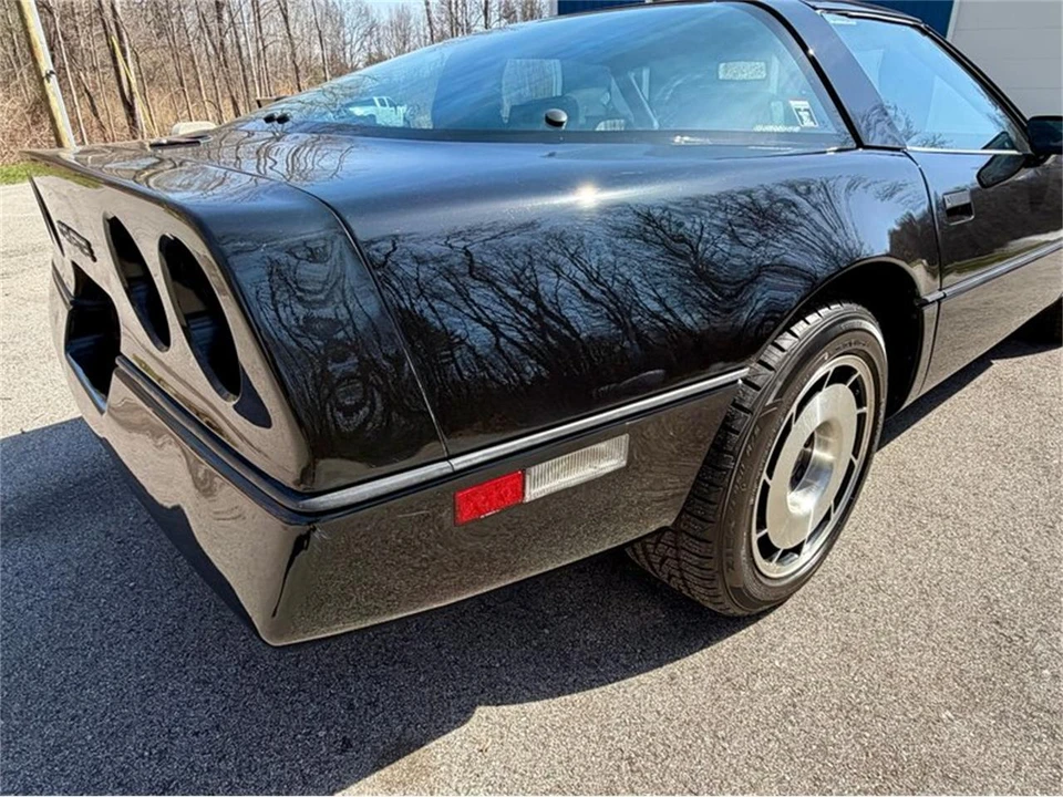 1984 Chevrolet Corvette C4 - Image 14 of 31