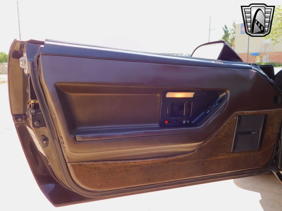 1984 Chevrolet Corvette C4 - Image 15 of 21