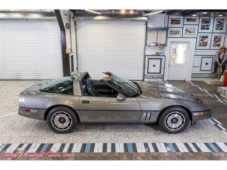 1984 Chevrolet Corvette C4 - Image 25 of 31