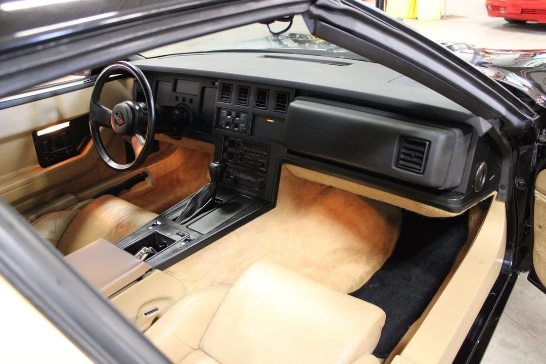 1984 Chevrolet Corvette C4 - Image 24 of 31