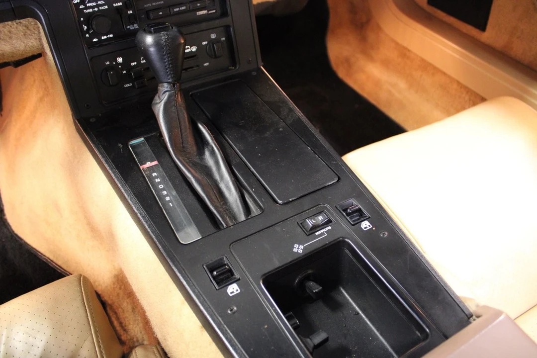 1984 Chevrolet Corvette C4 - Image 15 of 31