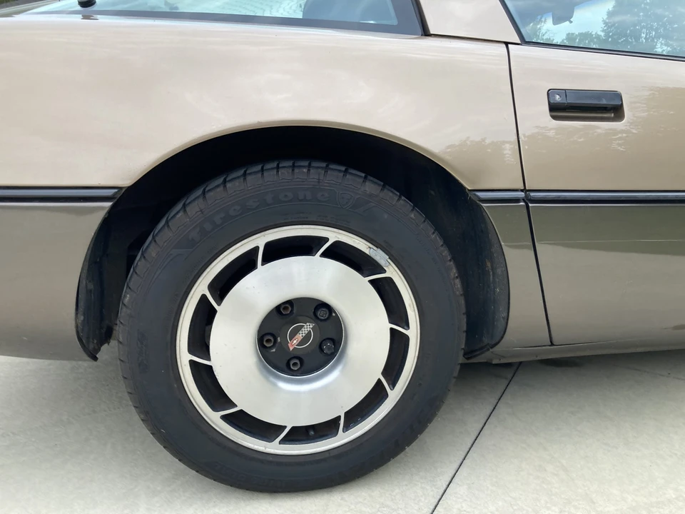1984 Chevrolet Corvette C4 - Image 19 of 31