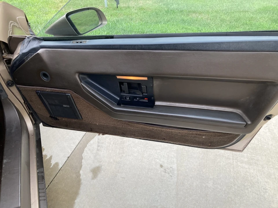 1984 Chevrolet Corvette C4 - Image 30 of 31