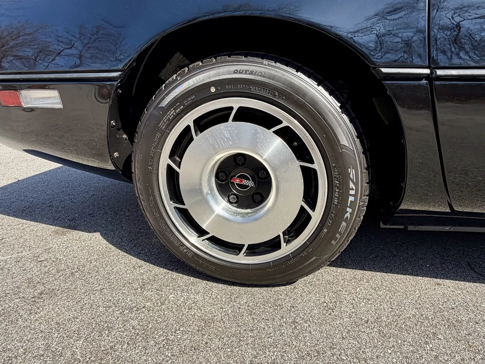 1984 Chevrolet Corvette C4 - Image 16 of 31