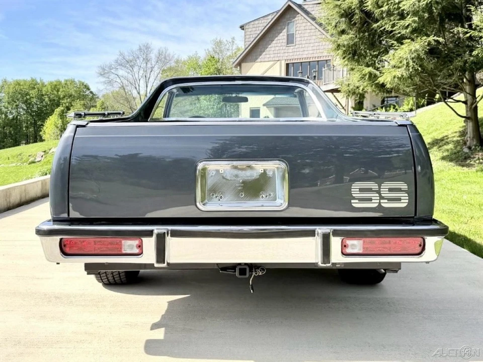 1984 Chevrolet - Image 11 of 24