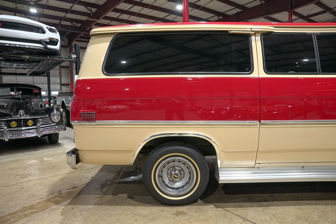 1984 Chevrolet G-Series Van - Image 9 of 21