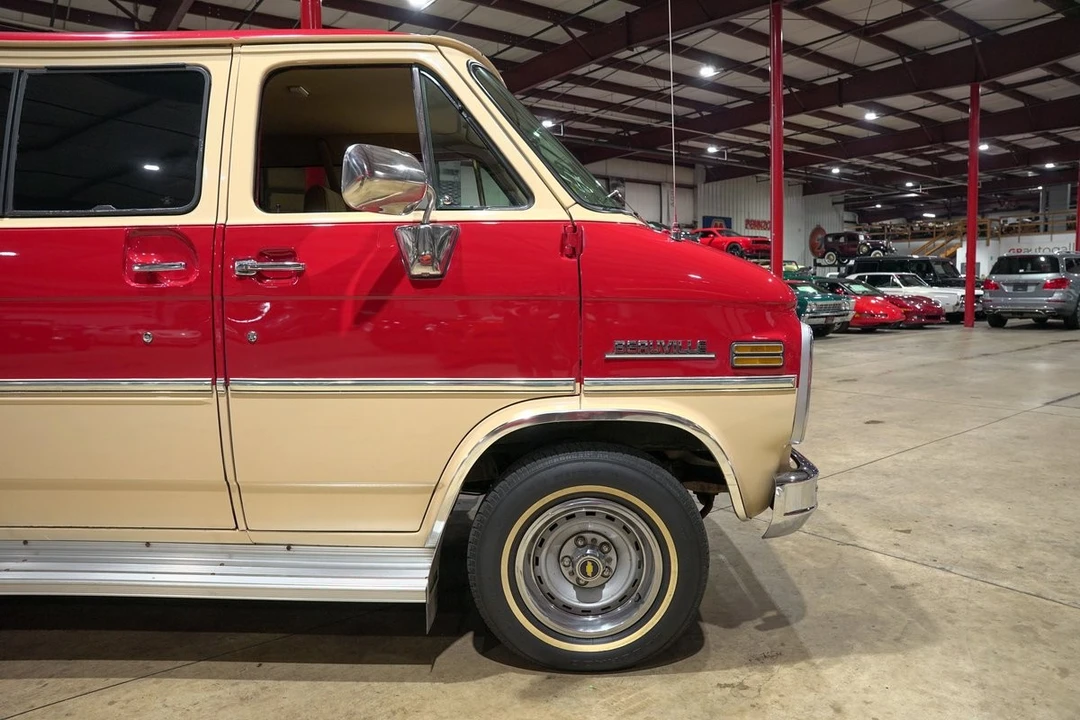 1984 Chevrolet G-Series Van - Image 11 of 12