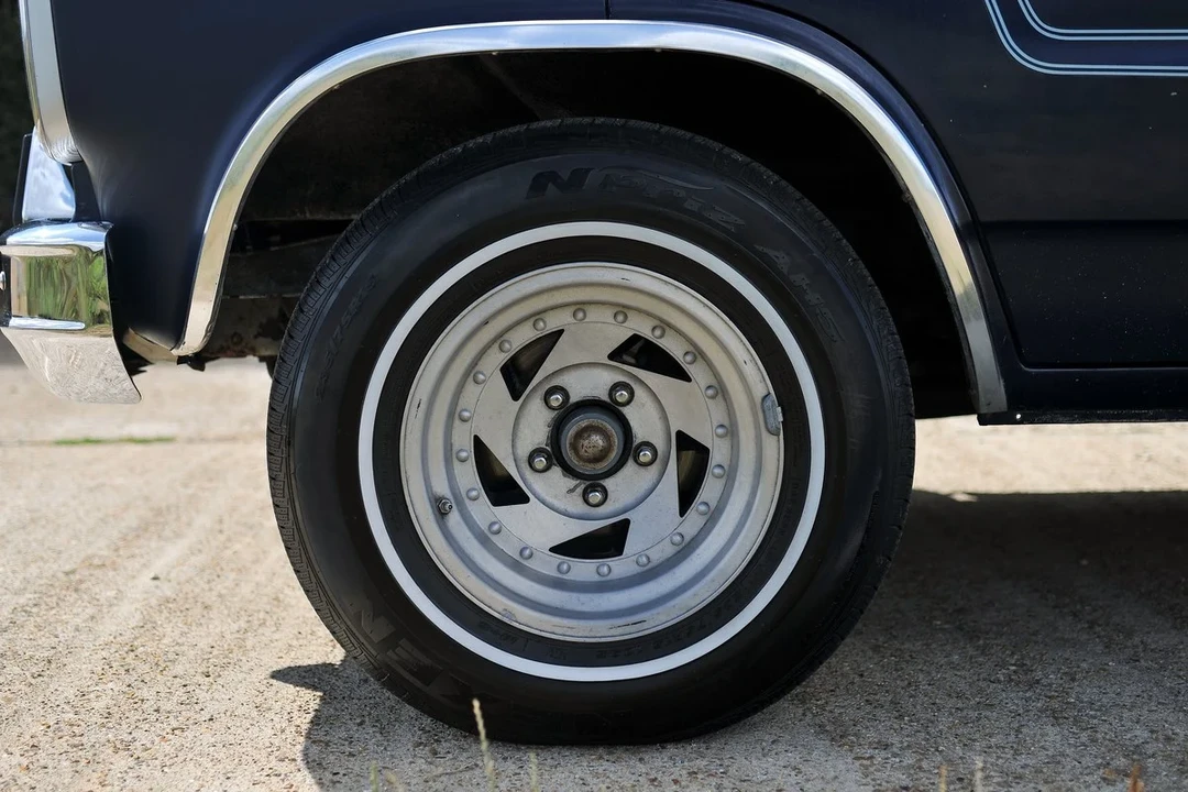 1984 Chevrolet G-Series Van - Image 11 of 30