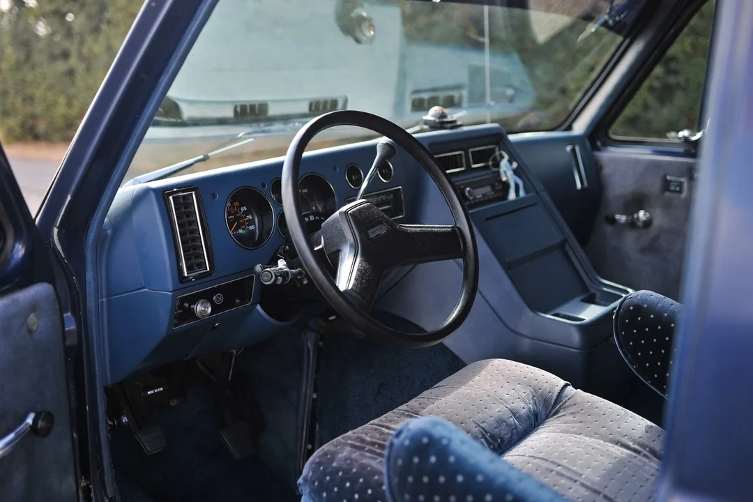 1984 Chevrolet G-Series Van - Image 6 of 30