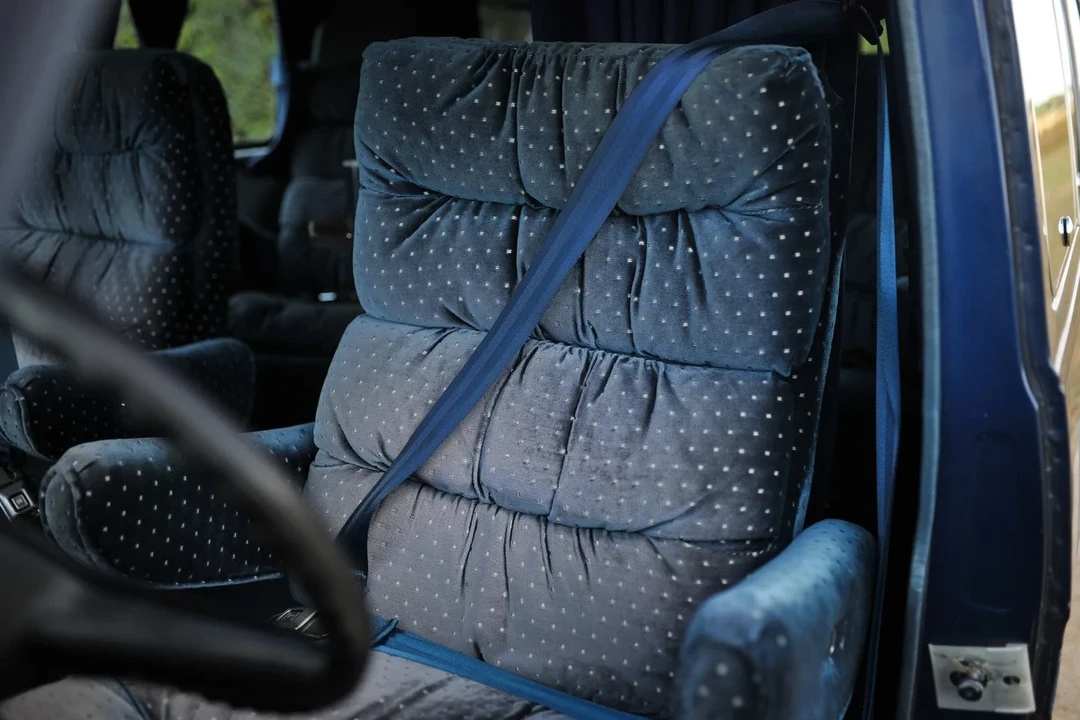 1984 Chevrolet G-Series Van - Image 19 of 30