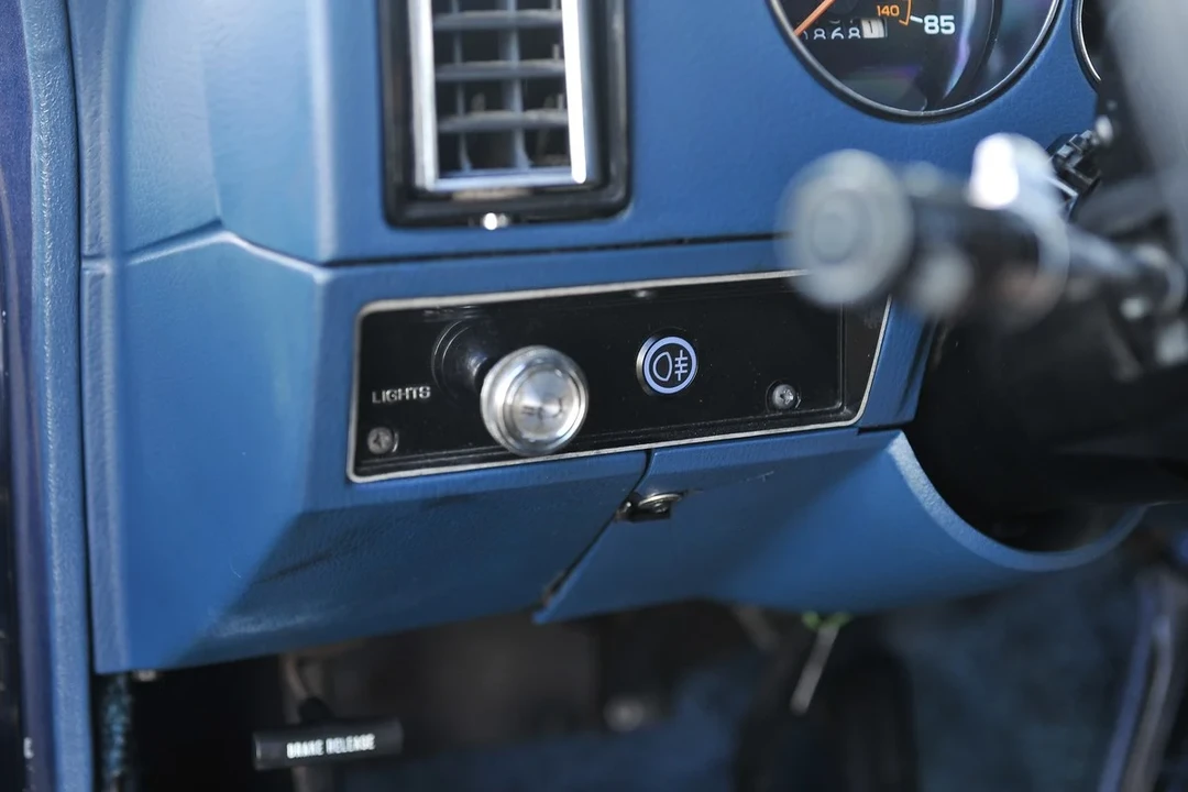 1984 Chevrolet G-Series Van - Image 27 of 30