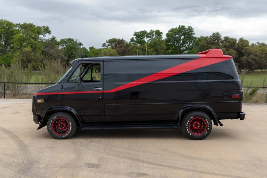 1984 Chevrolet G-Series Van - Image 13 of 29