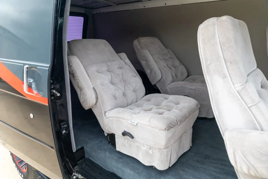 1984 Chevrolet G-Series Van - Image 23 of 29