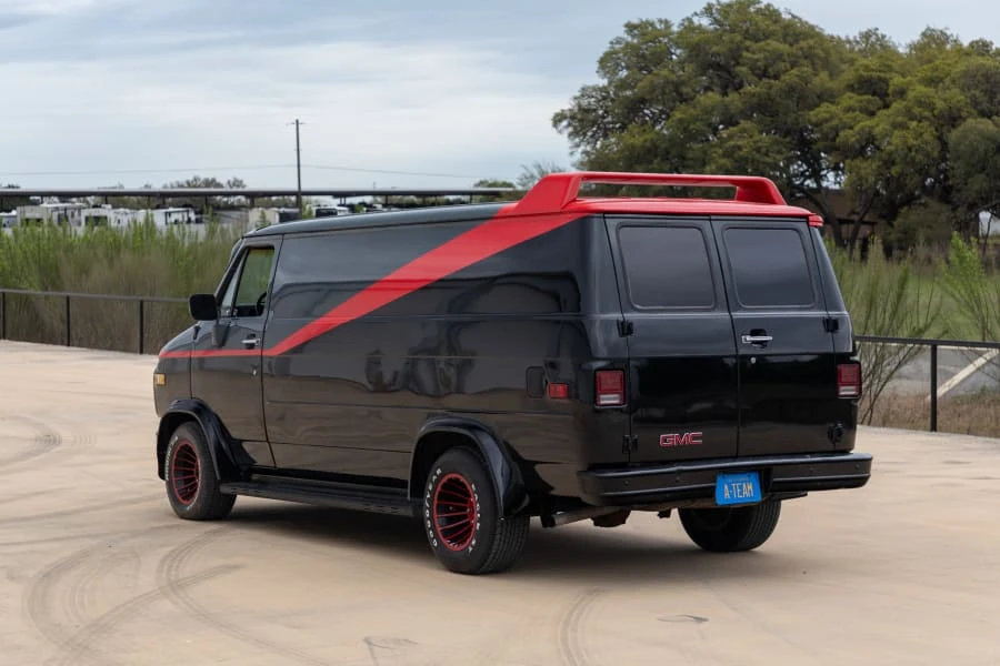 1984 Chevrolet G-Series Van - Image 10 of 29