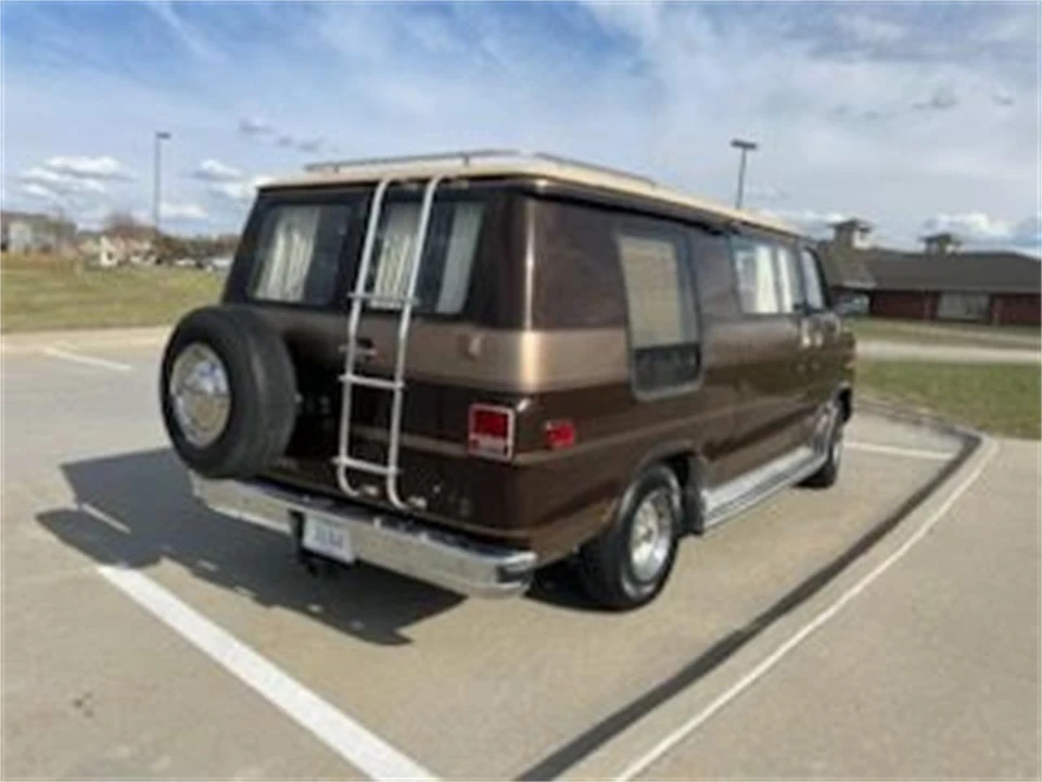 1984 Chevrolet G-Series Van - Image 3 of 17