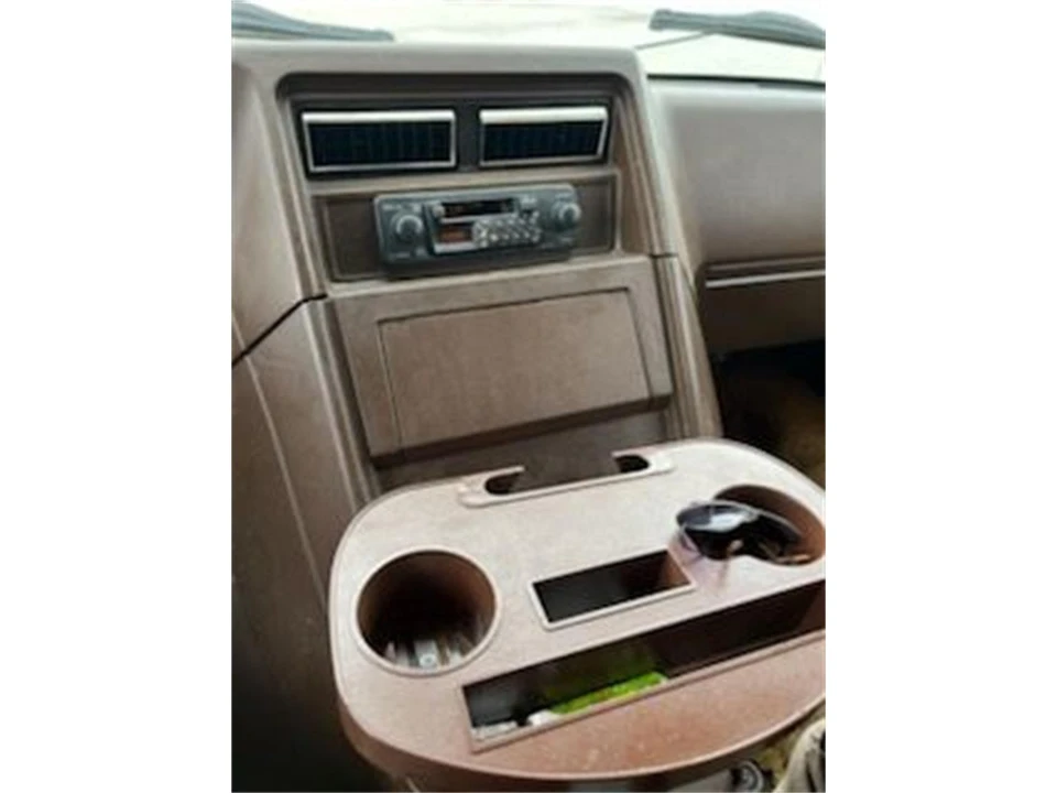 1984 Chevrolet G-Series Van - Image 16 of 17