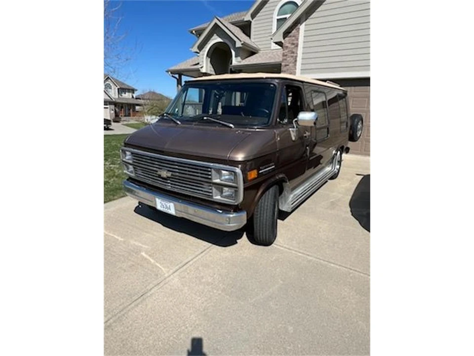 1984 Chevrolet G-Series Van - Image 14 of 17