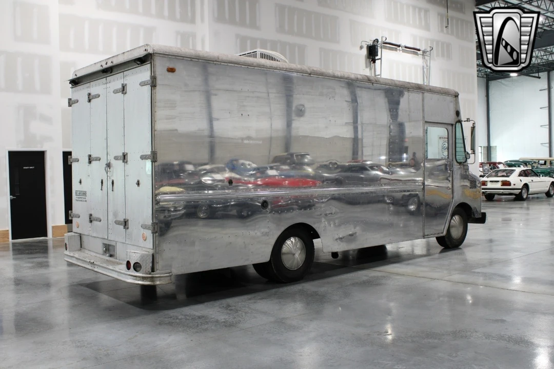 1984 Chevrolet G-Series Van - Image 5 of 12