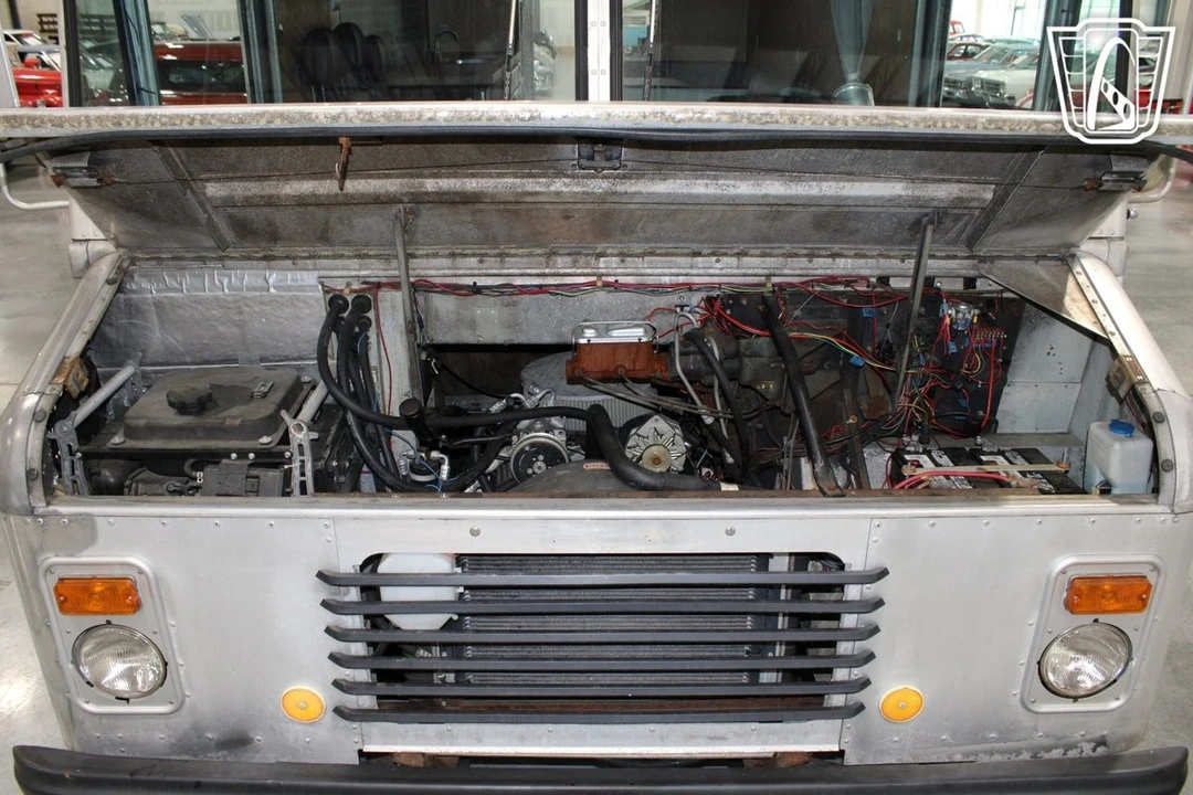 1984 Chevrolet G-Series Van - Image 11 of 12