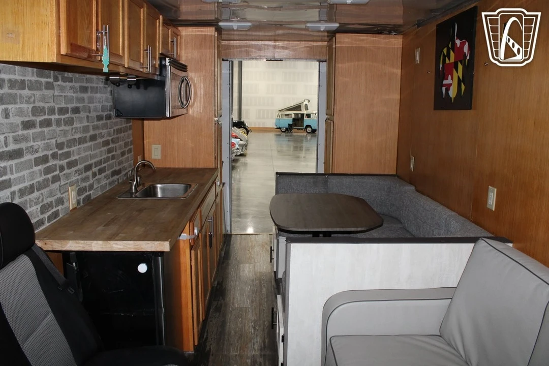1984 Chevrolet G-Series Van - Image 10 of 12