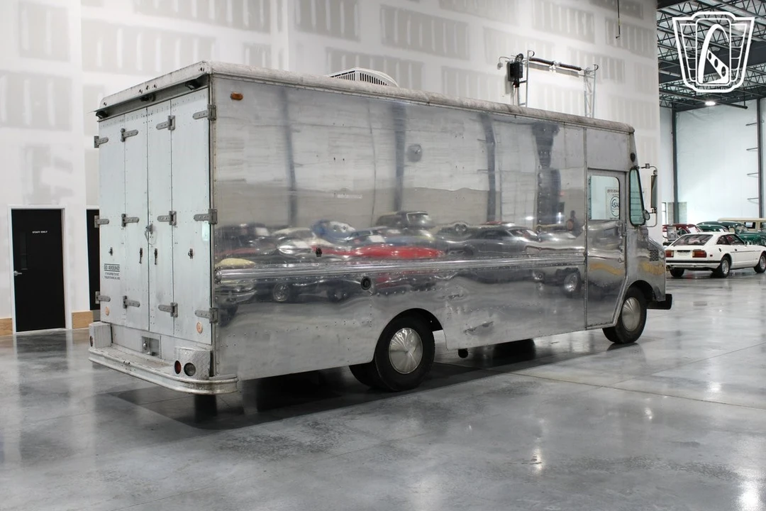 1984 Chevrolet G-Series Van - Image 5 of 12