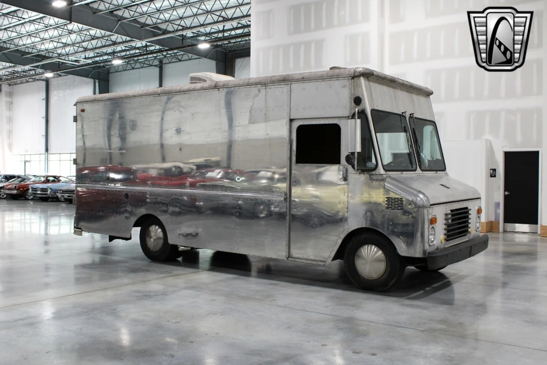 1984 Chevrolet G-Series Van - Image 7 of 12