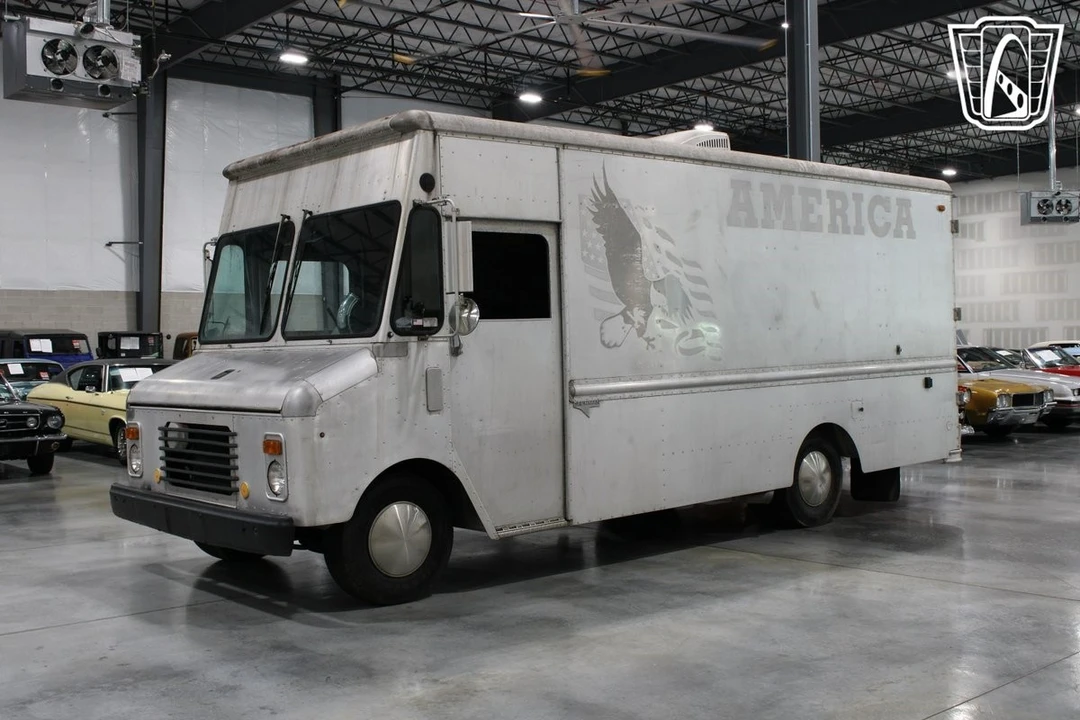 1984 Chevrolet G-Series Van - Image 3 of 12