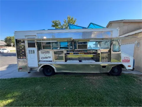 1984 Chevrolet P30 Food Truck