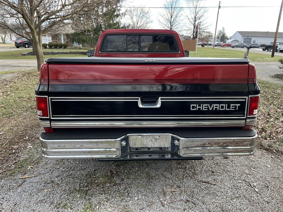 1984 Chevrolet Silverado - Image 2 of 31