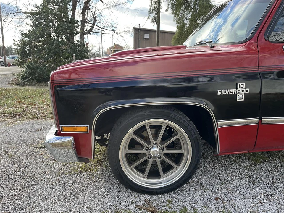 1984 Chevrolet Silverado - Image 5 of 31