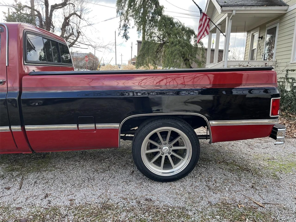 1984 Chevrolet Silverado - Image 8 of 31