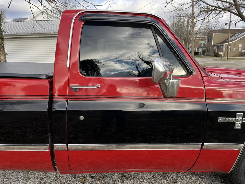 1984 Chevrolet Silverado - Image 14 of 31