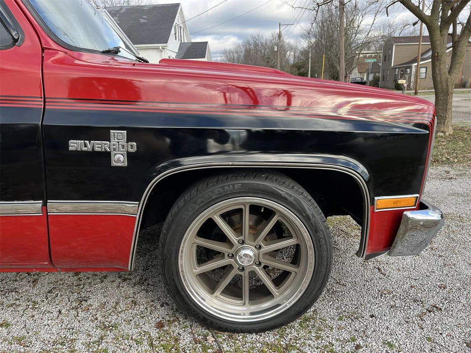1984 Chevrolet Silverado - Image 15 of 31
