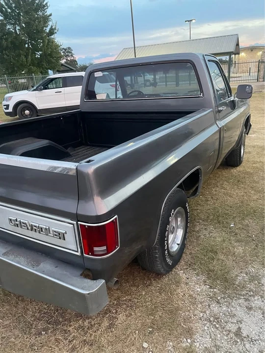 1984 Chevrolet Silverado - Image 3 of 11