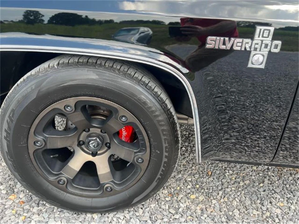 1984 Chevrolet Silverado - Image 15 of 20
