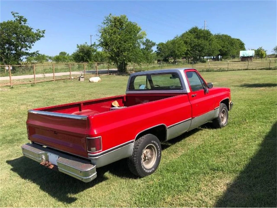 1984 Chevrolet Silverado - Image 17 of 18