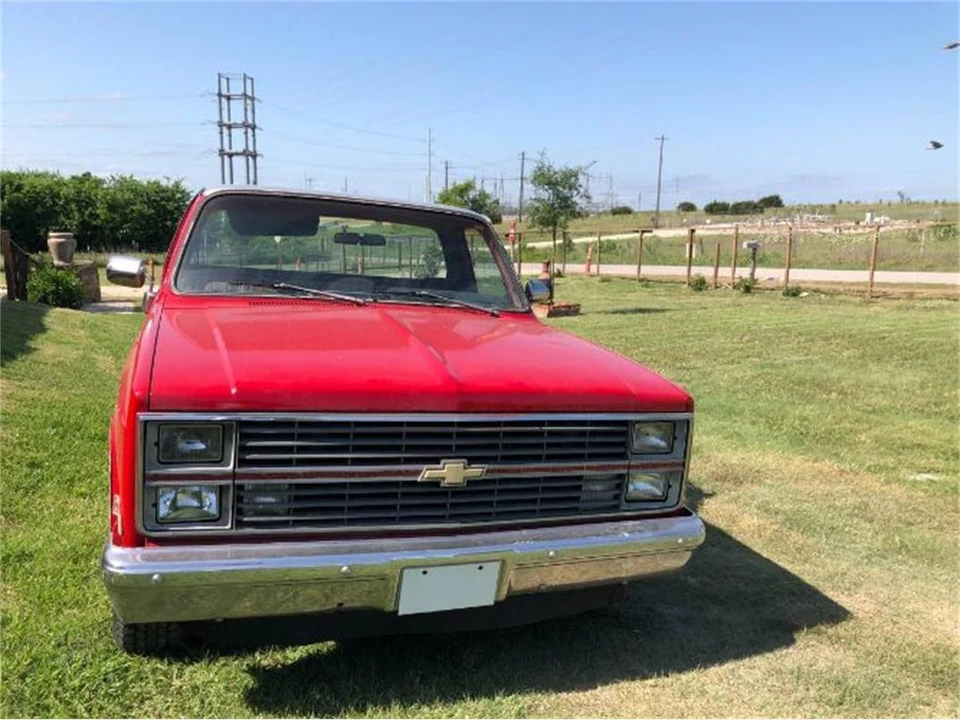 1984 Chevrolet Silverado - Image 15 of 18