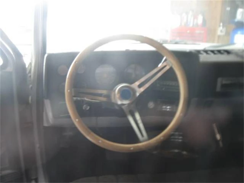 1984 Chevrolet Silverado - Image 8 of 10