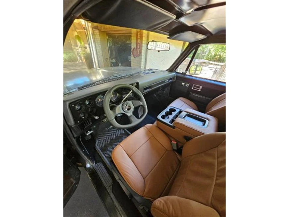 1984 Chevrolet Silverado - Image 9 of 16