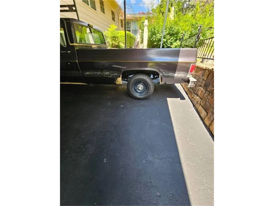 1984 Chevrolet Silverado - Image 11 of 16
