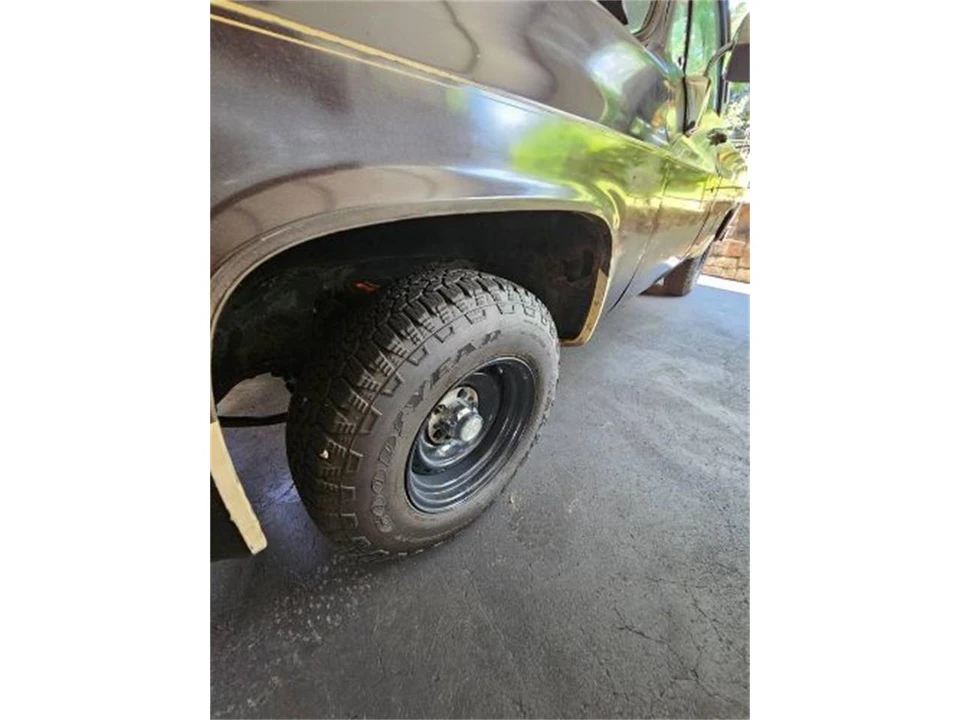 1984 Chevrolet Silverado - Image 13 of 16